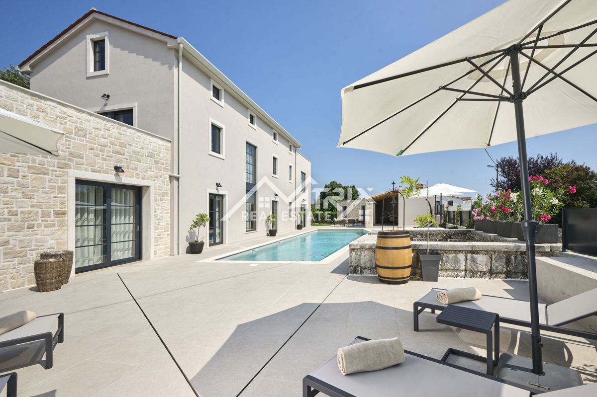 Poreč, Vila z bazenom in 5 spalnicami, pogled na morje, Novo