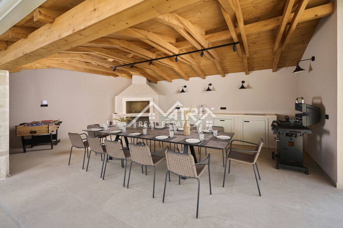 Poreč, Vila z bazenom in 5 spalnicami, pogled na morje, Novo