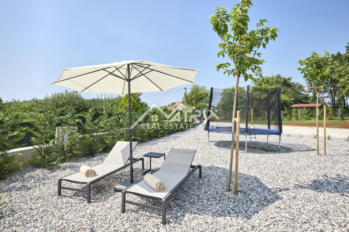 Poreč, Vila z bazenom in 5 spalnicami, pogled na morje, Novo