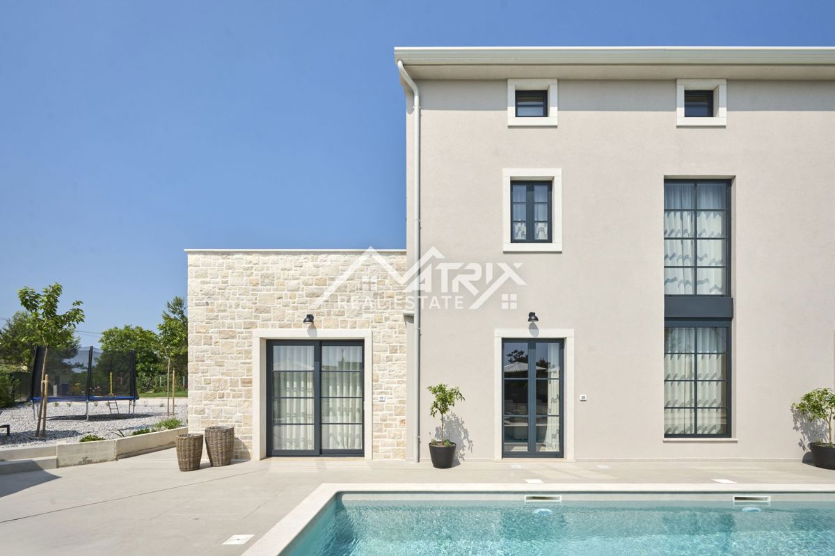Poreč, Vila z bazenom in 5 spalnicami, pogled na morje, Novo
