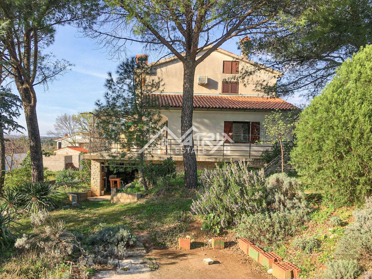 Raša okolica, Hiša 247 m2, cca 600 m do morja