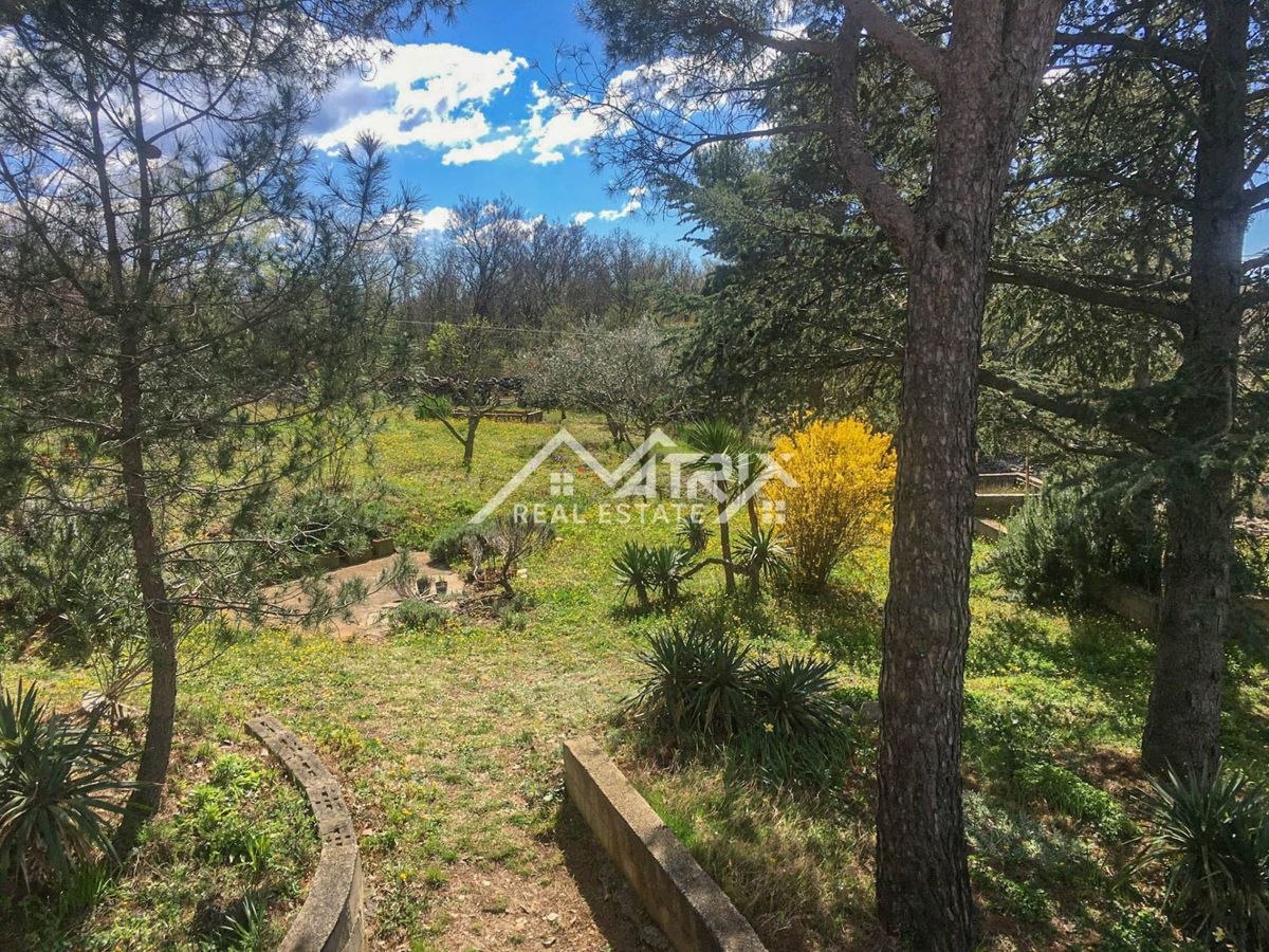 Raša okolica, Hiša 247 m2, cca 600 m do morja