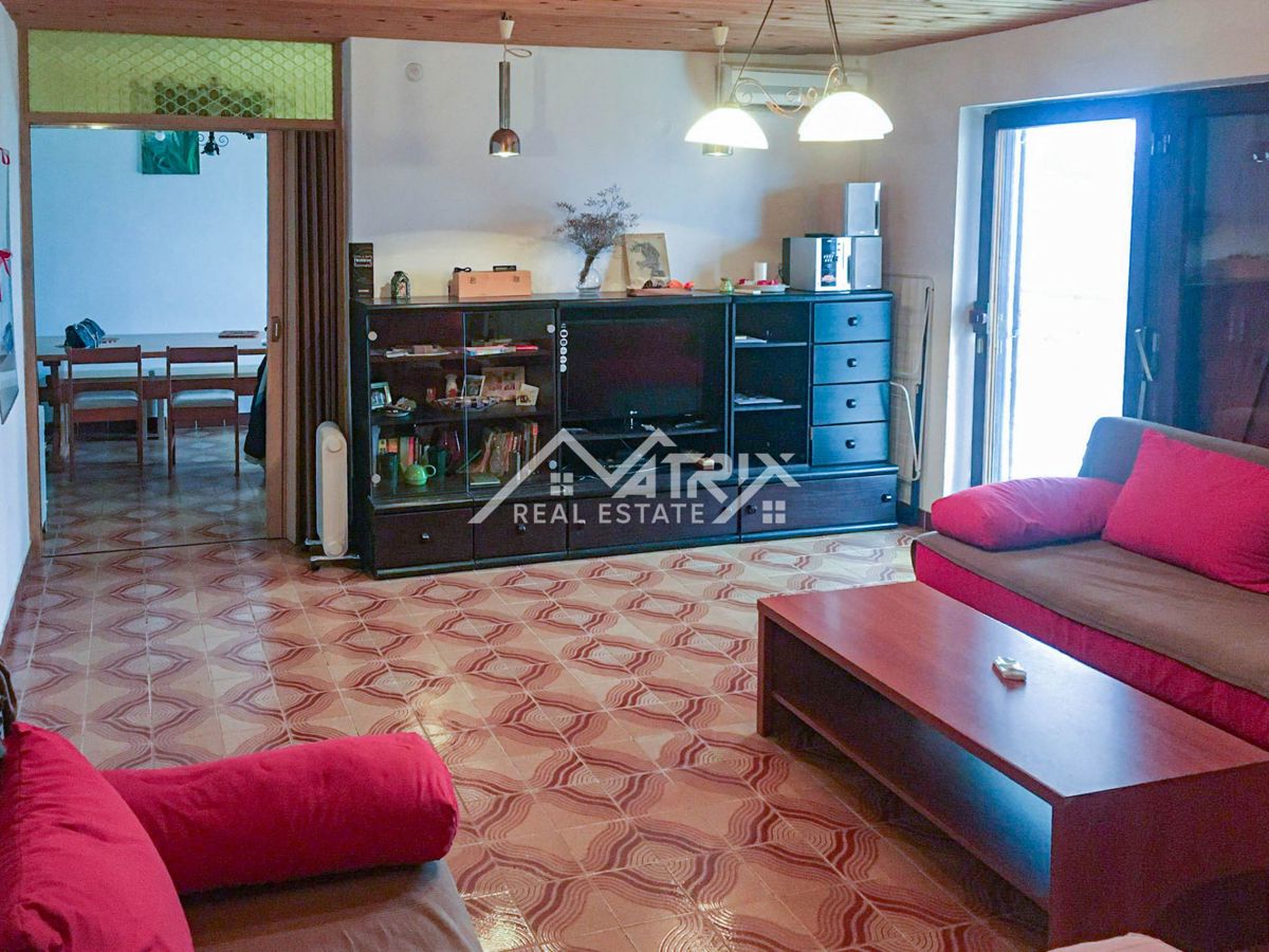 Raša okolica, Hiša 247 m2, cca 600 m do morja