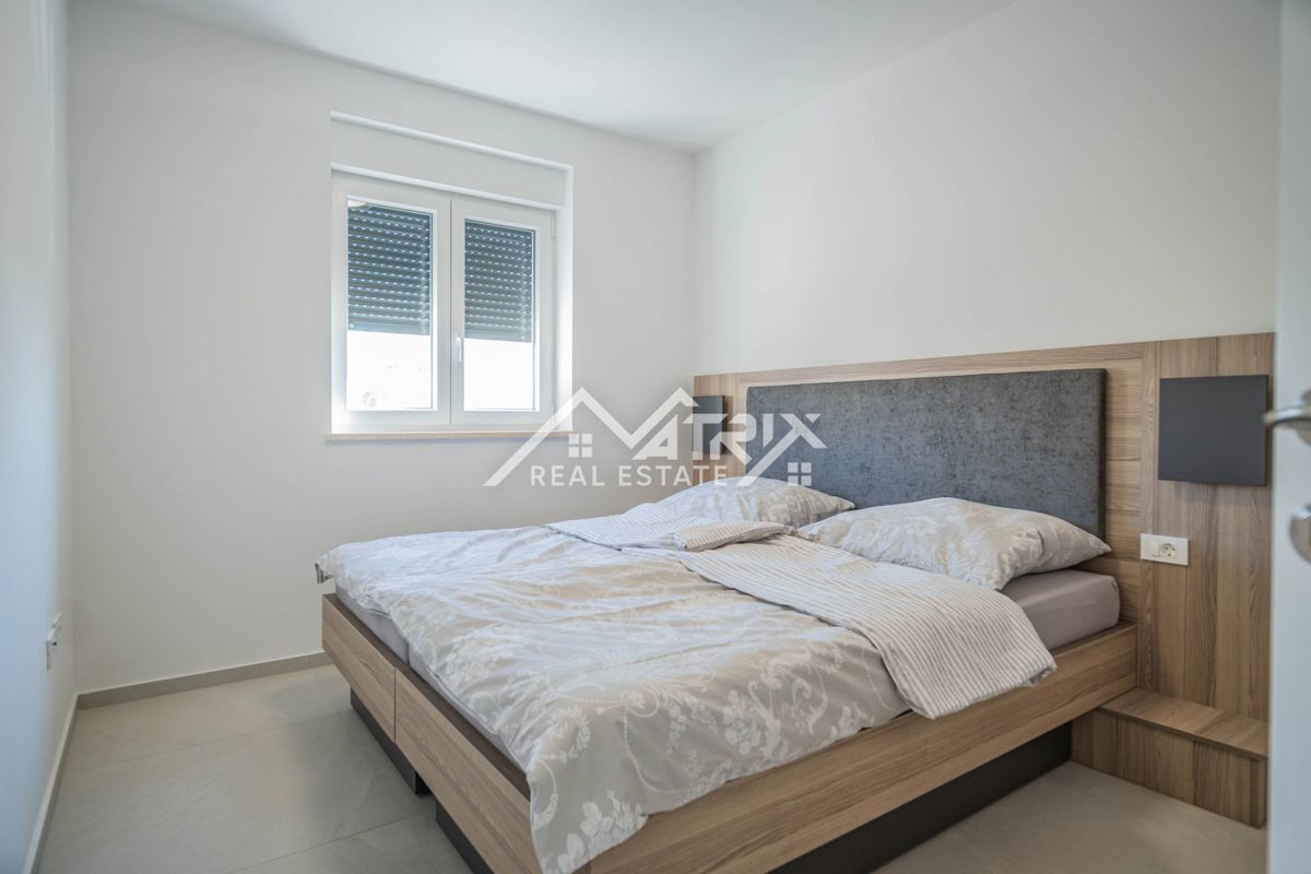 Pula, Vrhunsko 1-sobno stanovanje 45 m² z balkonom in parkiriščem