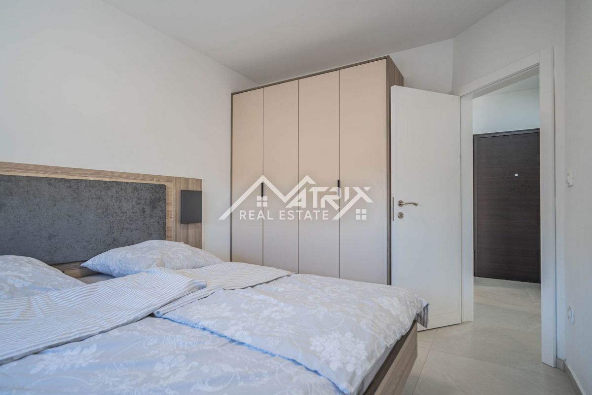 Pula, Vrhunsko 1-sobno stanovanje 45 m² z balkonom in parkiriščem