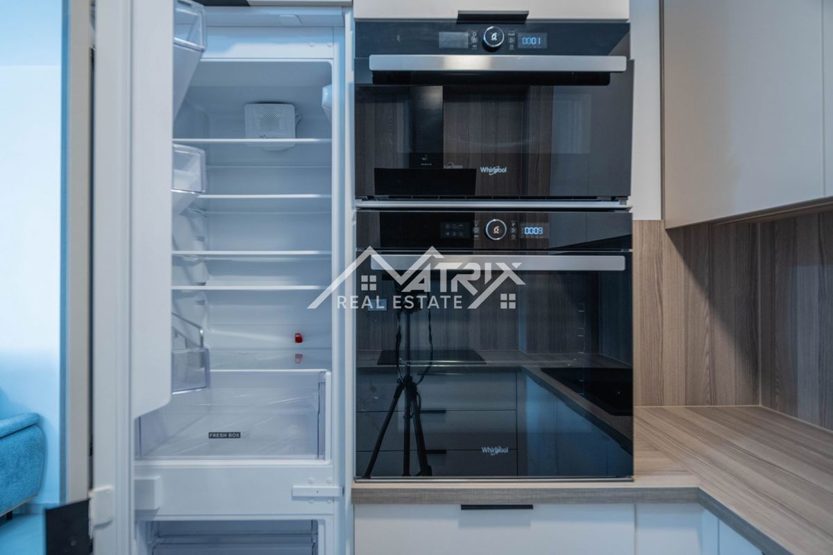 Pula, Vrhunsko 1-sobno stanovanje 45 m² z balkonom in parkiriščem