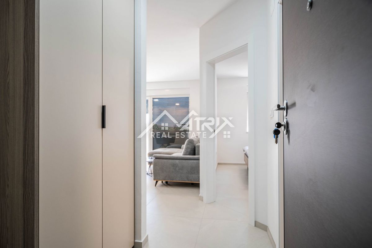 Pula, Vrhunsko 1-sobno stanovanje 45 m² z balkonom in parkiriščem