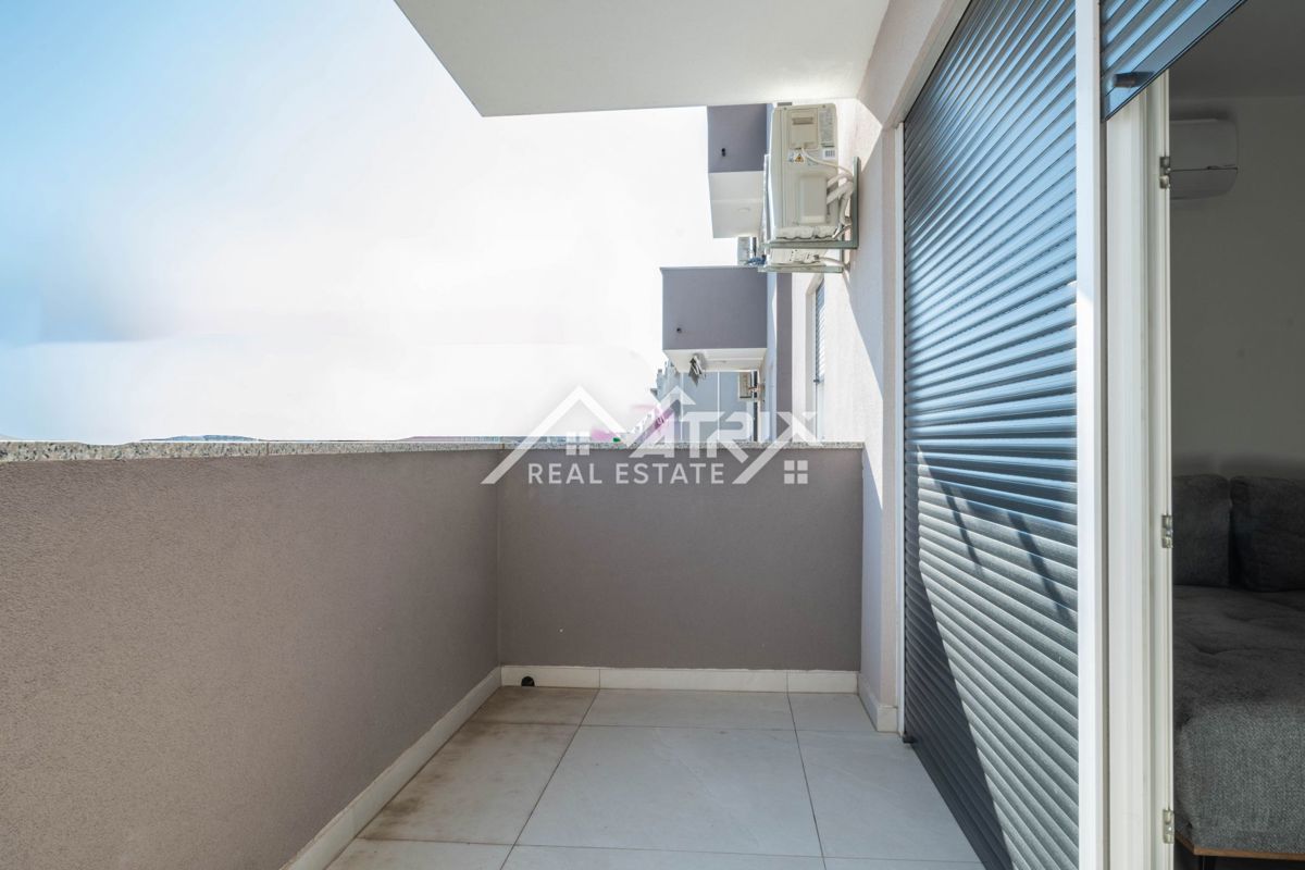 Pula, Vrhunsko 1-sobno stanovanje 45 m² z balkonom in parkiriščem