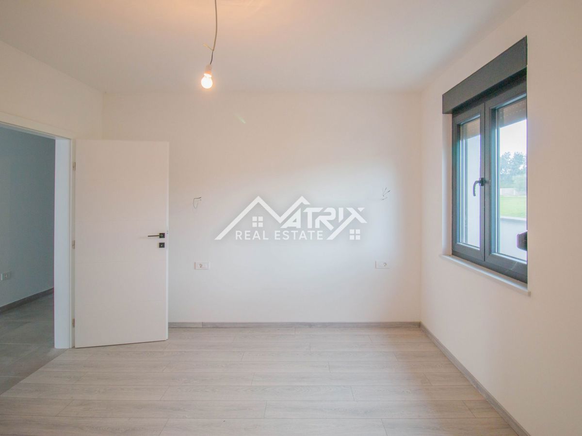 Marčana, enonadstropna hiša z bazenom, Novogradnja!