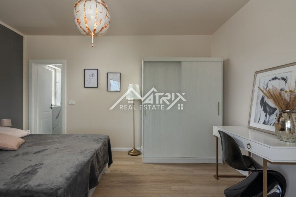 Vižinada, Hiša z bazenom in odprtim razgledom