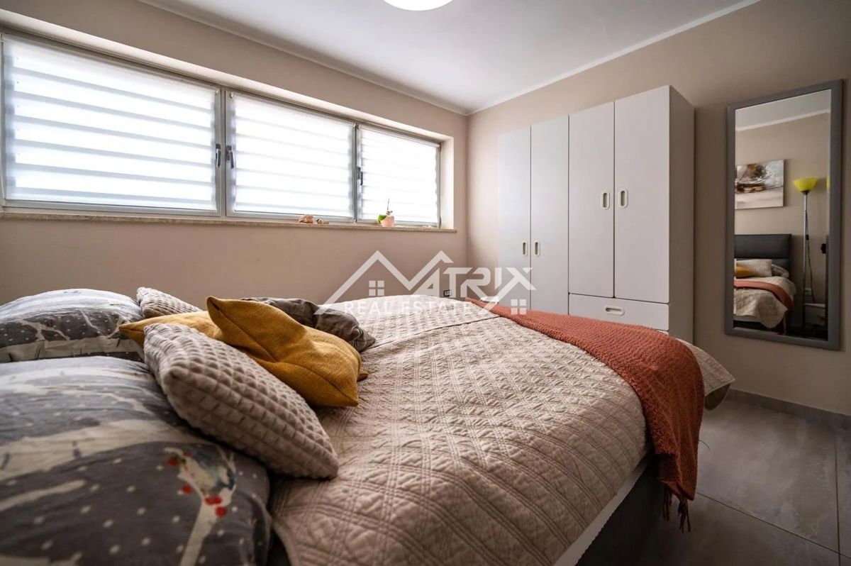 Medulin, Penthouse s 6 spalnicami in pogledom na morje