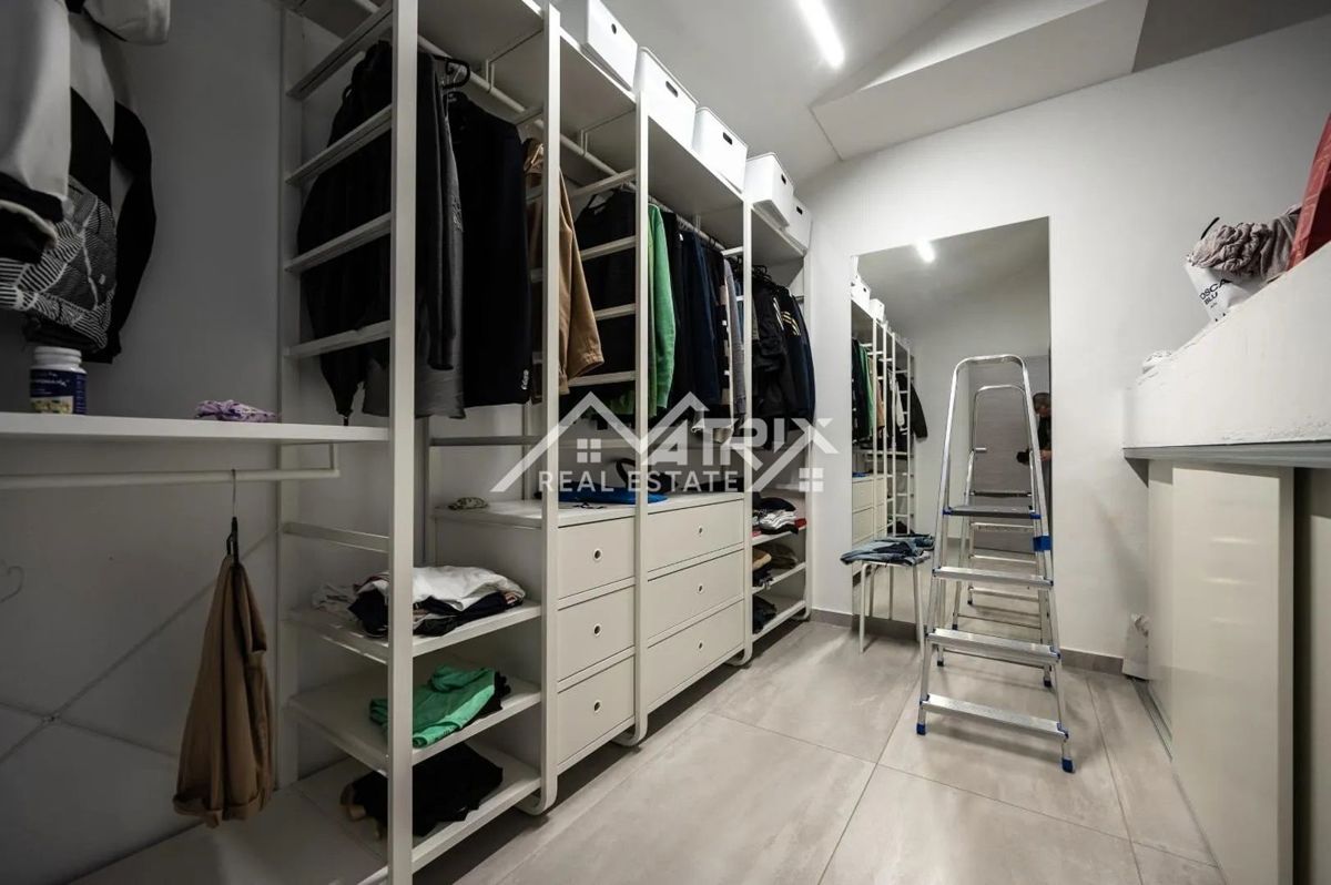 Medulin, Penthouse s 6 spalnicami in pogledom na morje