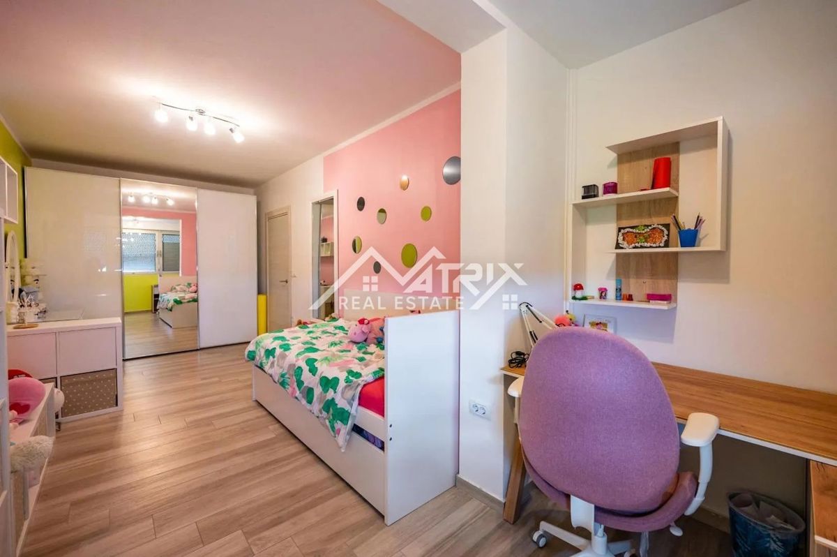 Medulin, Penthouse s 6 spalnicami in pogledom na morje