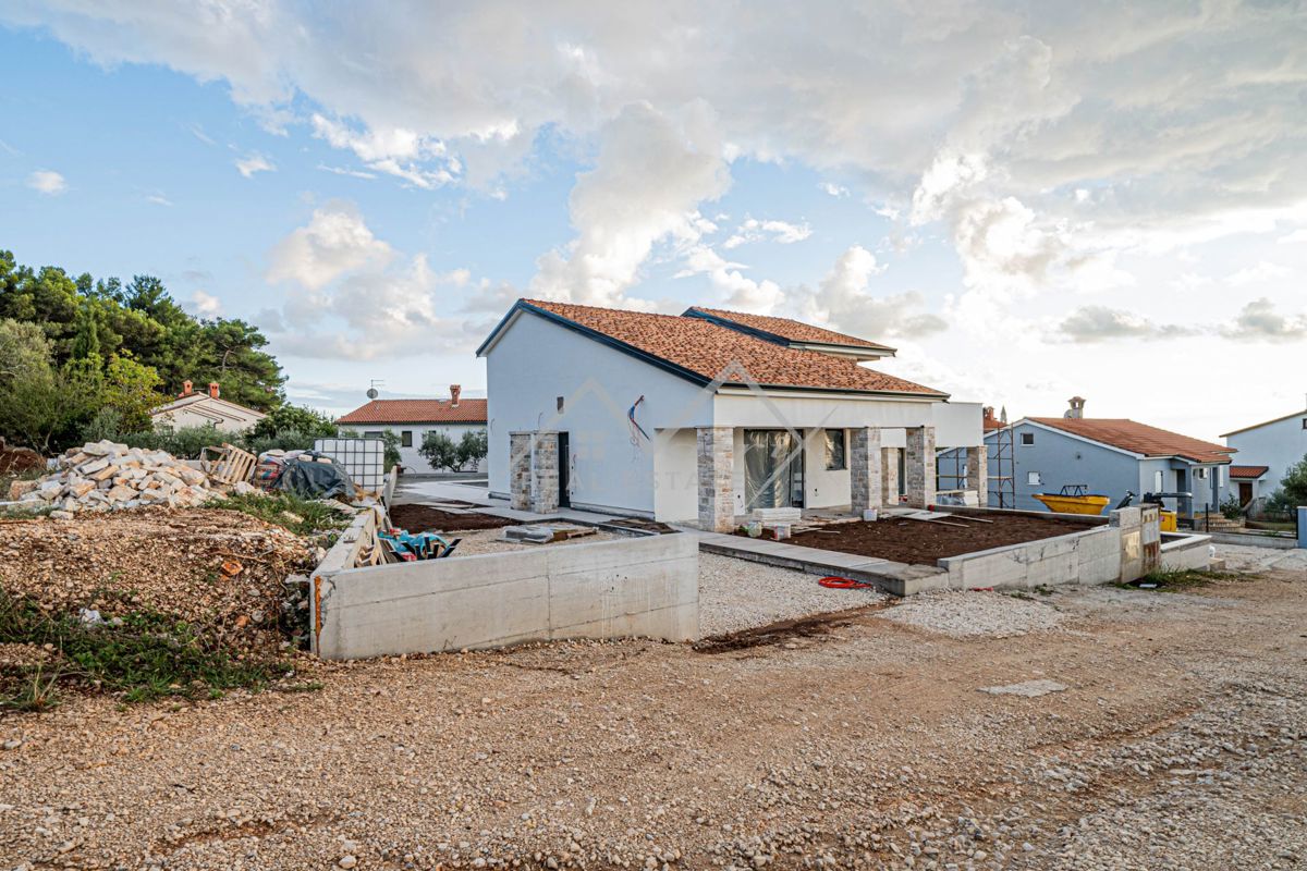Poreč okolica, dvojna hiša z bazenom blizu Poreča