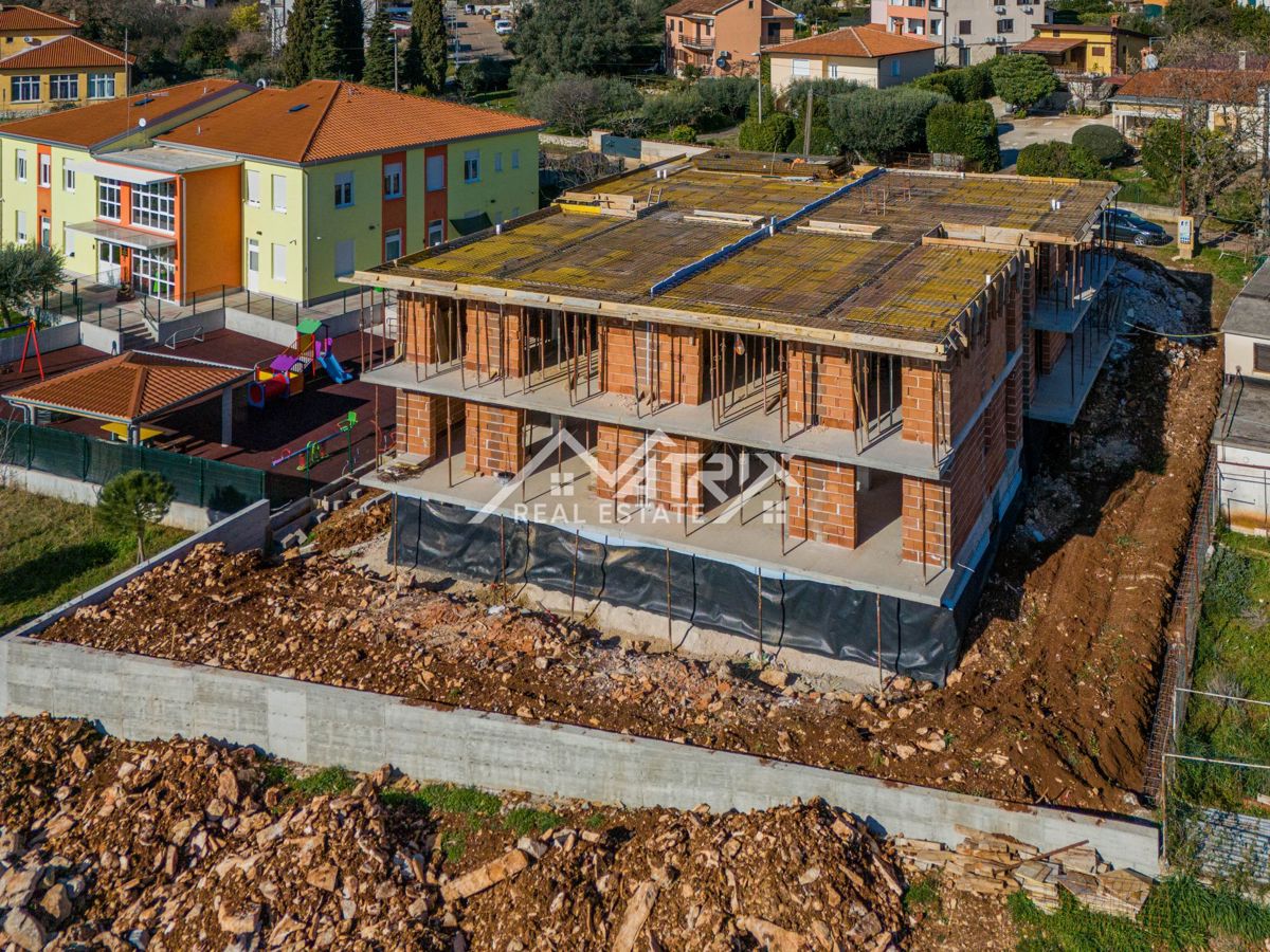 Umag, Luksuzno stanovanje z vrtom in pogledom na morje