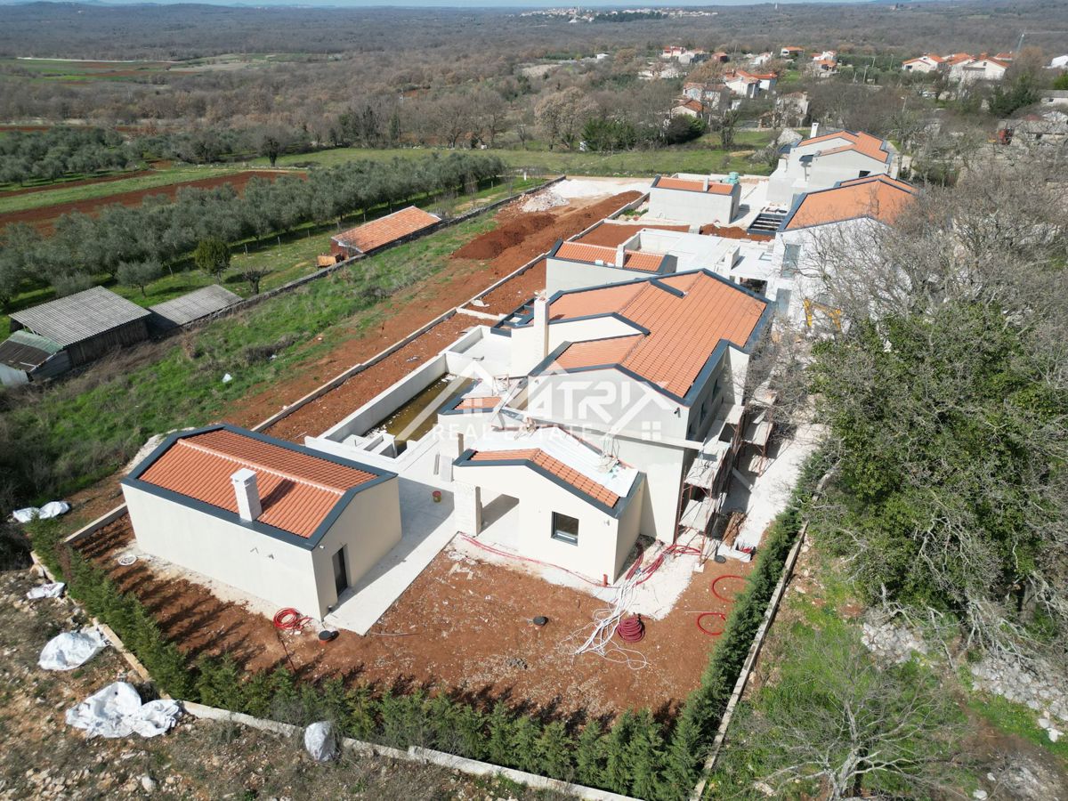 Poreč okolica, razkošna hiša na robu vasi s panoramskim razgledom