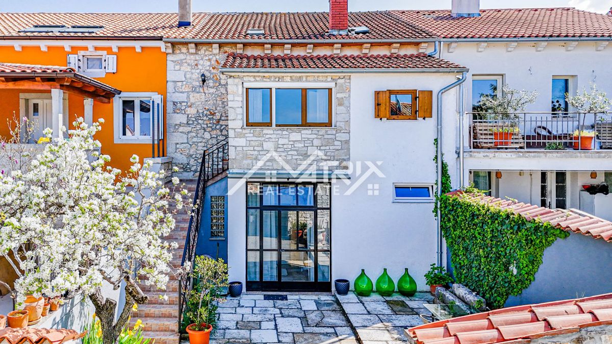 Poreč okolica, Kamnita hiša z 2 stanovanji in vrtom, 5 km od morja