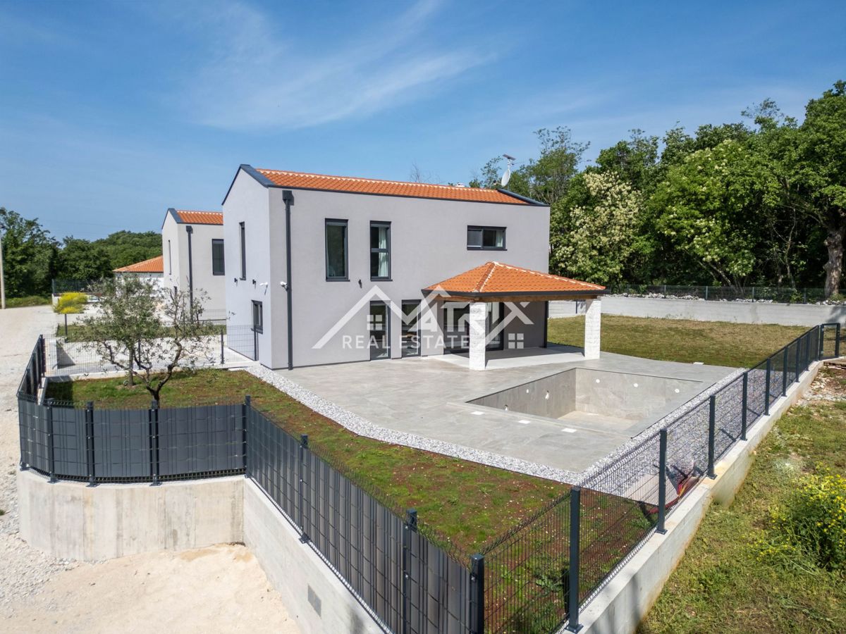 Poreč okolica, očarljiva hiša na robu zazidalnega območja
