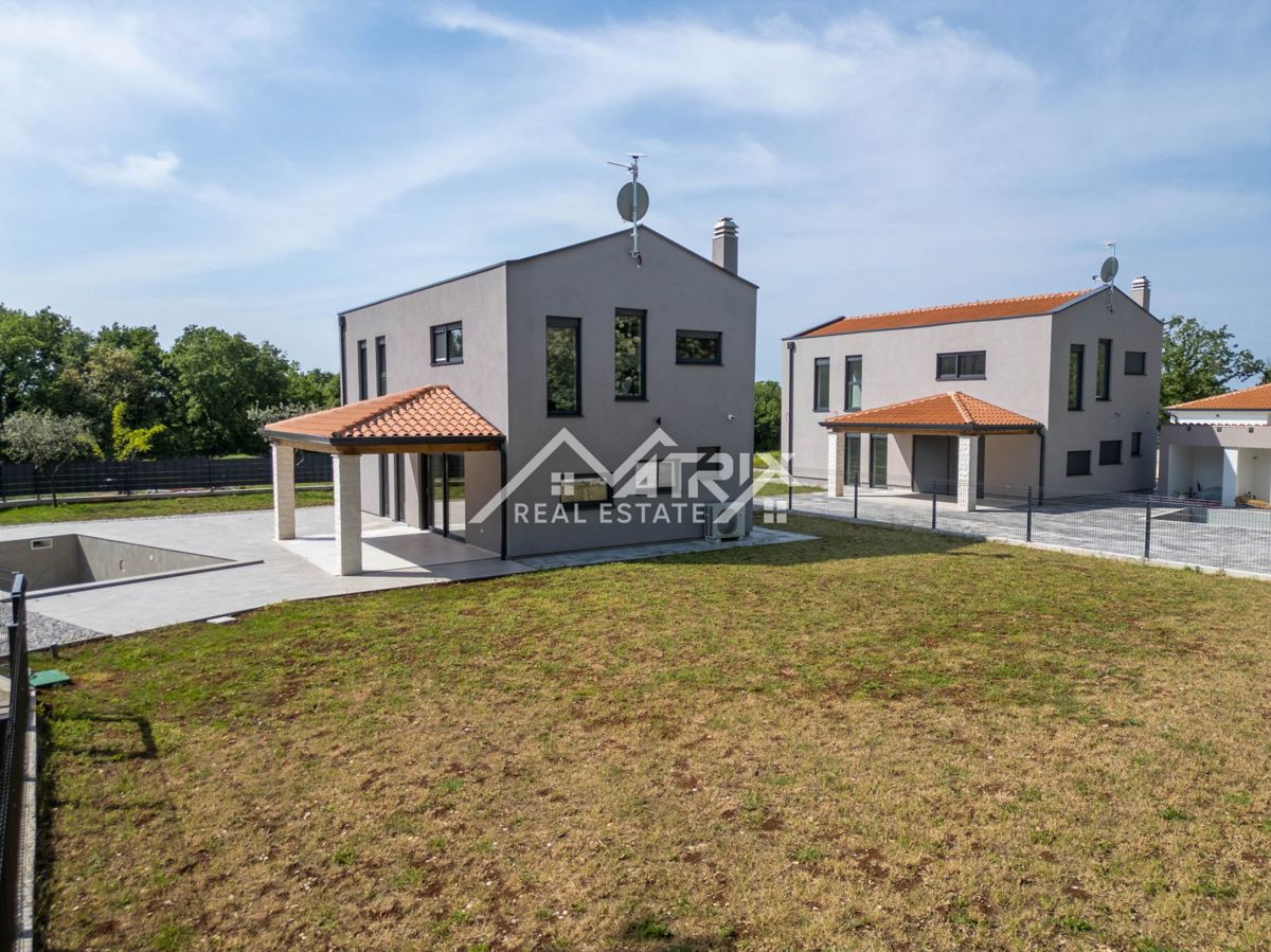Poreč okolica, očarljiva hiša na robu zazidalnega območja