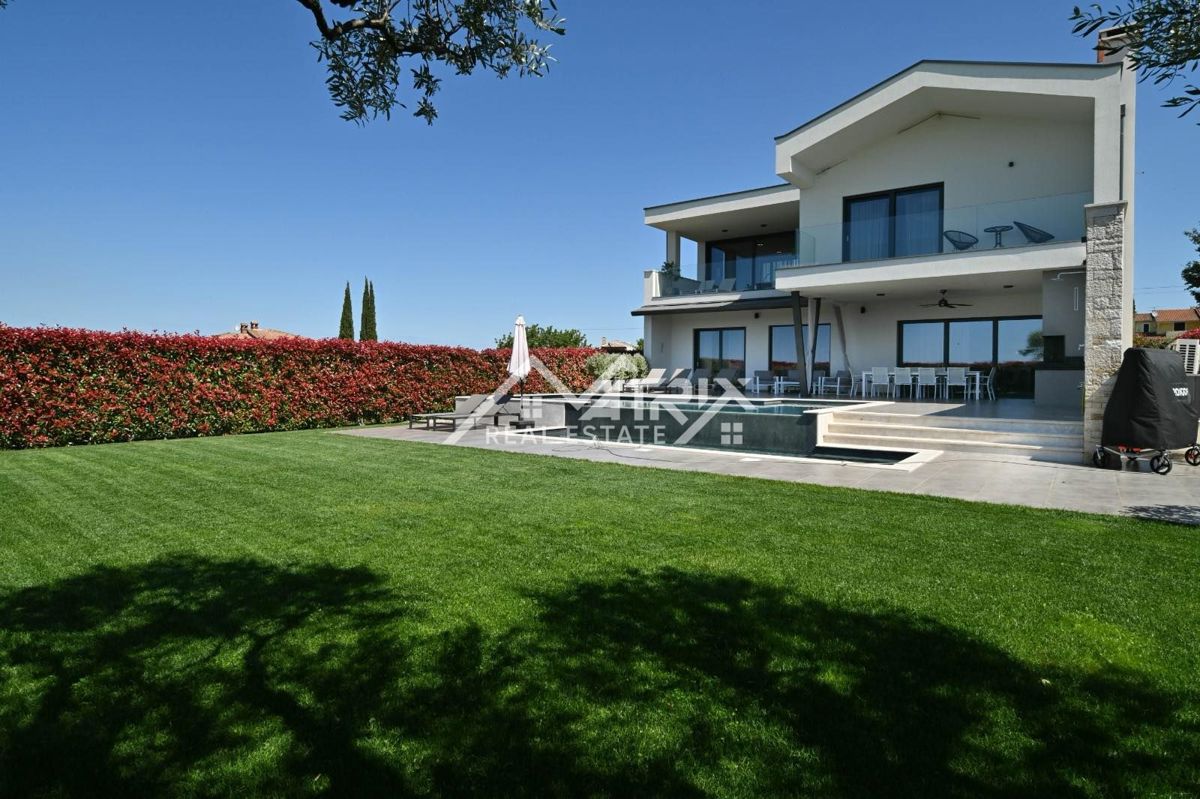 Poreč okolica, razkošna moderna vila s pogledom na morje