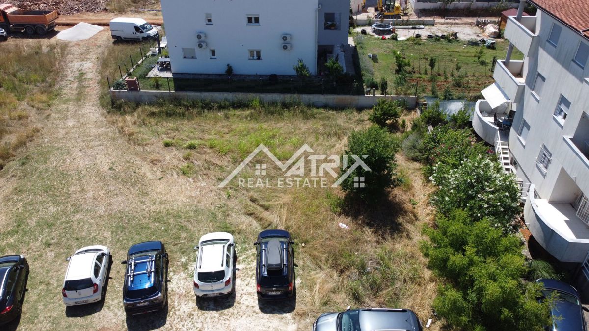 Fažana, gradbeno zemljišče 500 m od morja, idealna priložnost