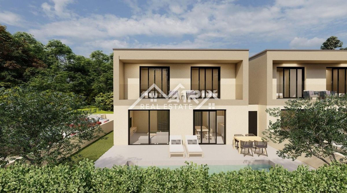 Okolica Poreča, hiša z bazenom na odlični lokaciji