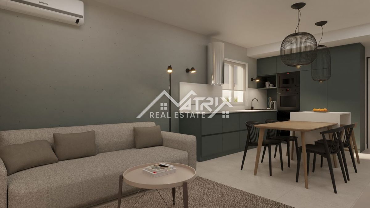 Medulin, stan v pritličju z vrtom, prvi vrsti do morja