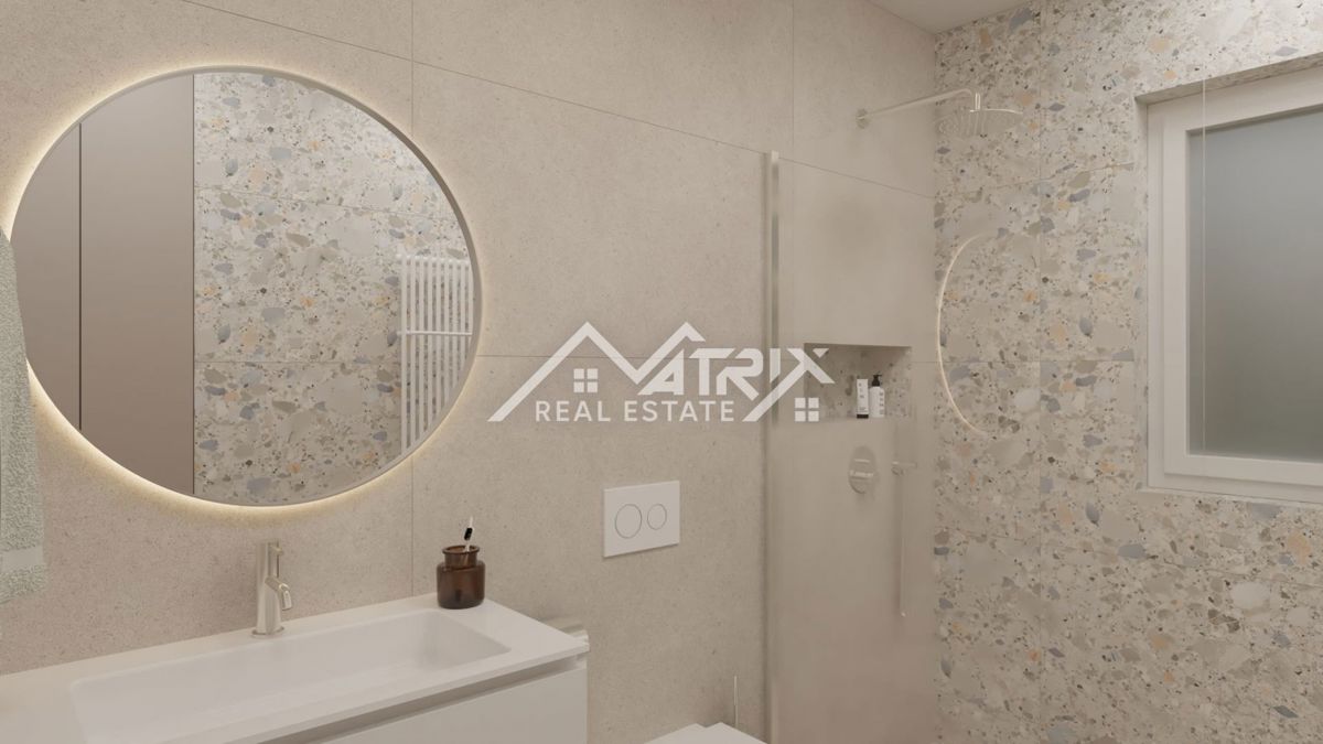 Medulin, stan v pritličju z vrtom, prvi vrsti do morja