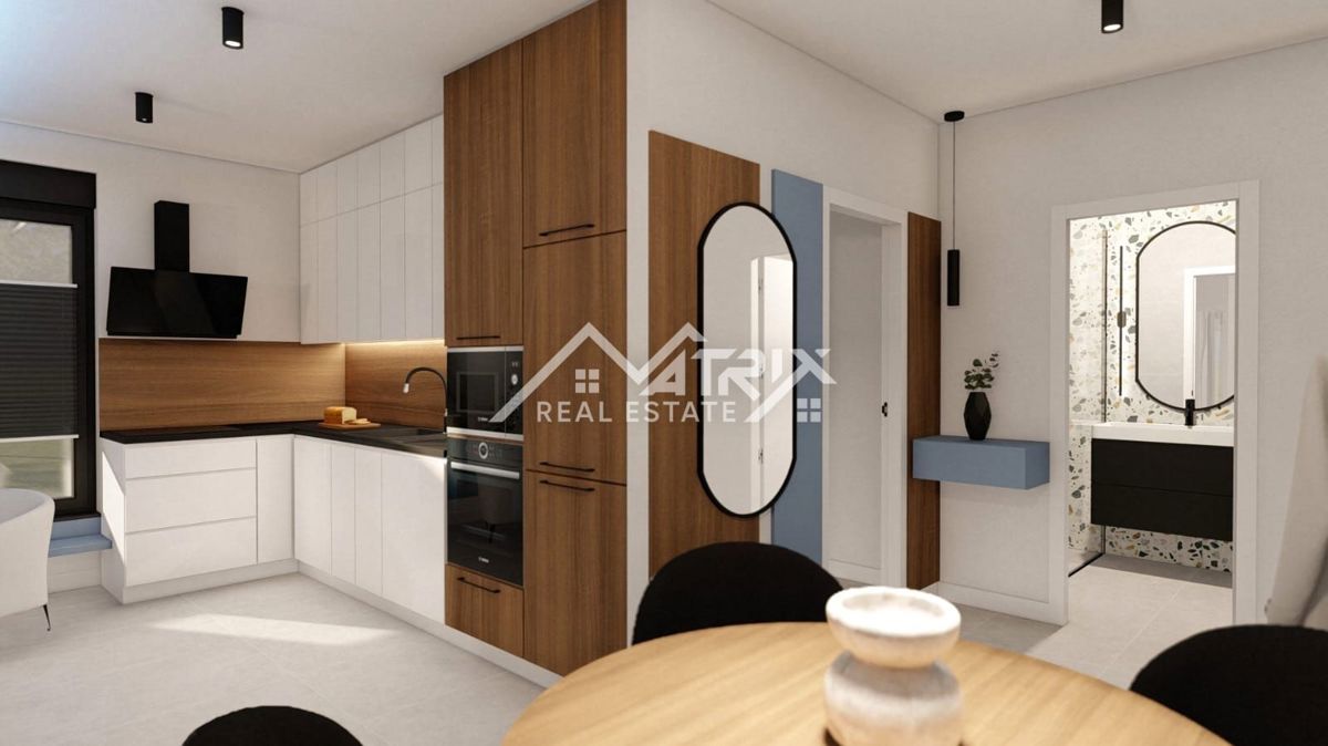 Pula, stanovanje v pritličju z veliko teraso in vrtom, novo