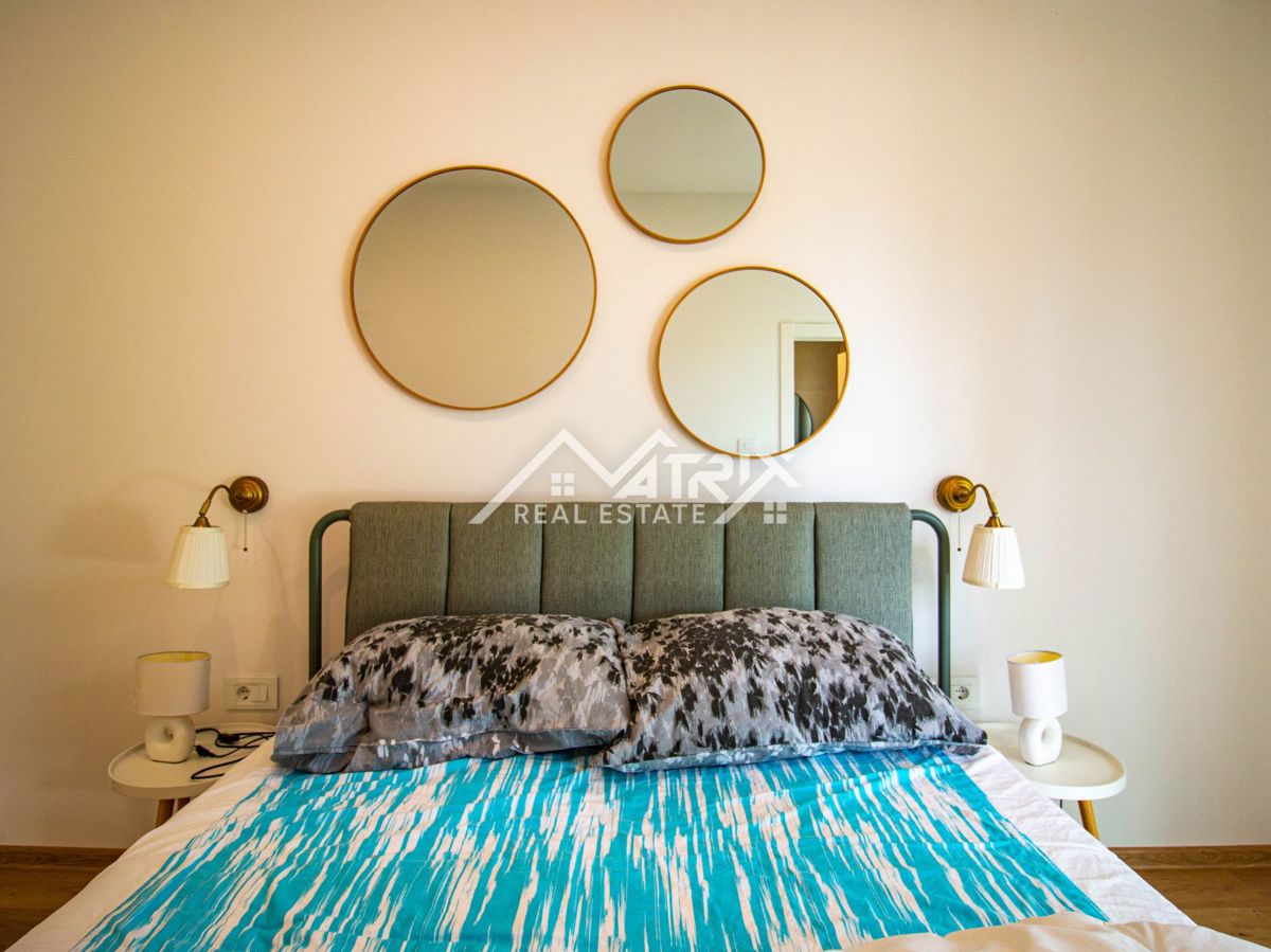 Svetvinčenat, prizemnica s bazenom i prostranom okućnicom