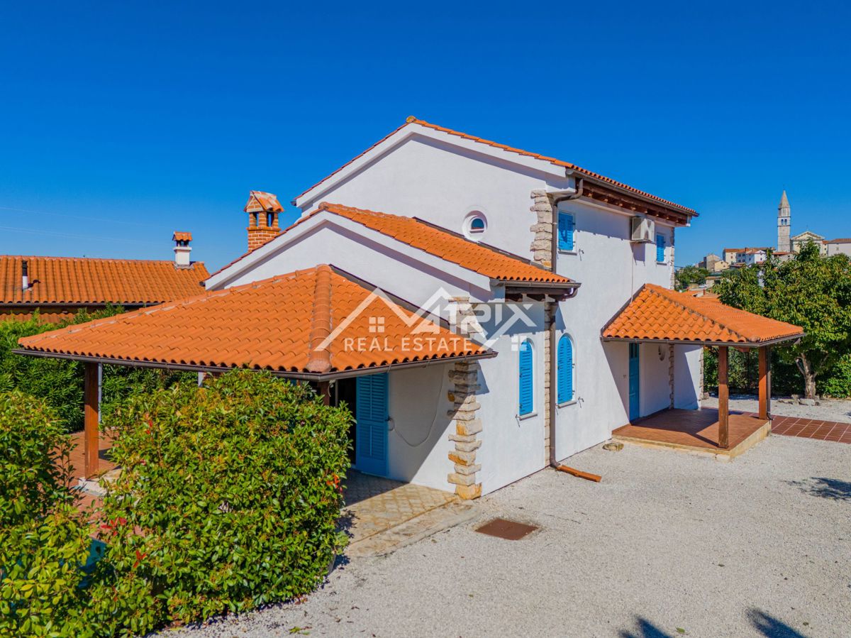 Okolica Poreča, hiša z bazenom in pogledom na morje, Novo!