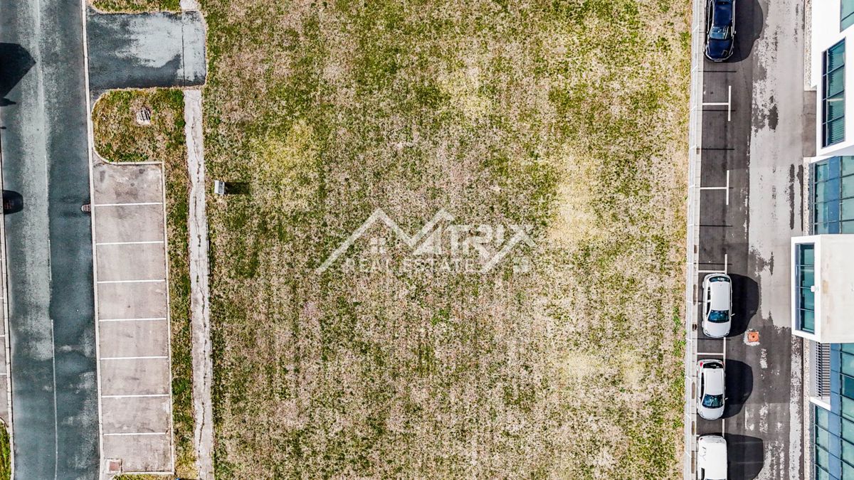 Zemljišče Osijek, 900m2