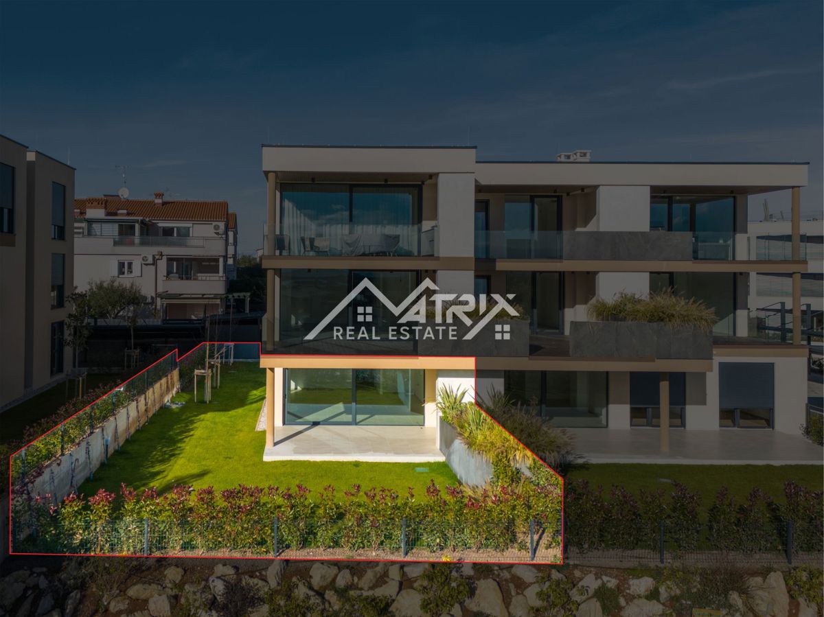 Novigrad, stanovanje v pritličju nove stavbe v bližini morja!