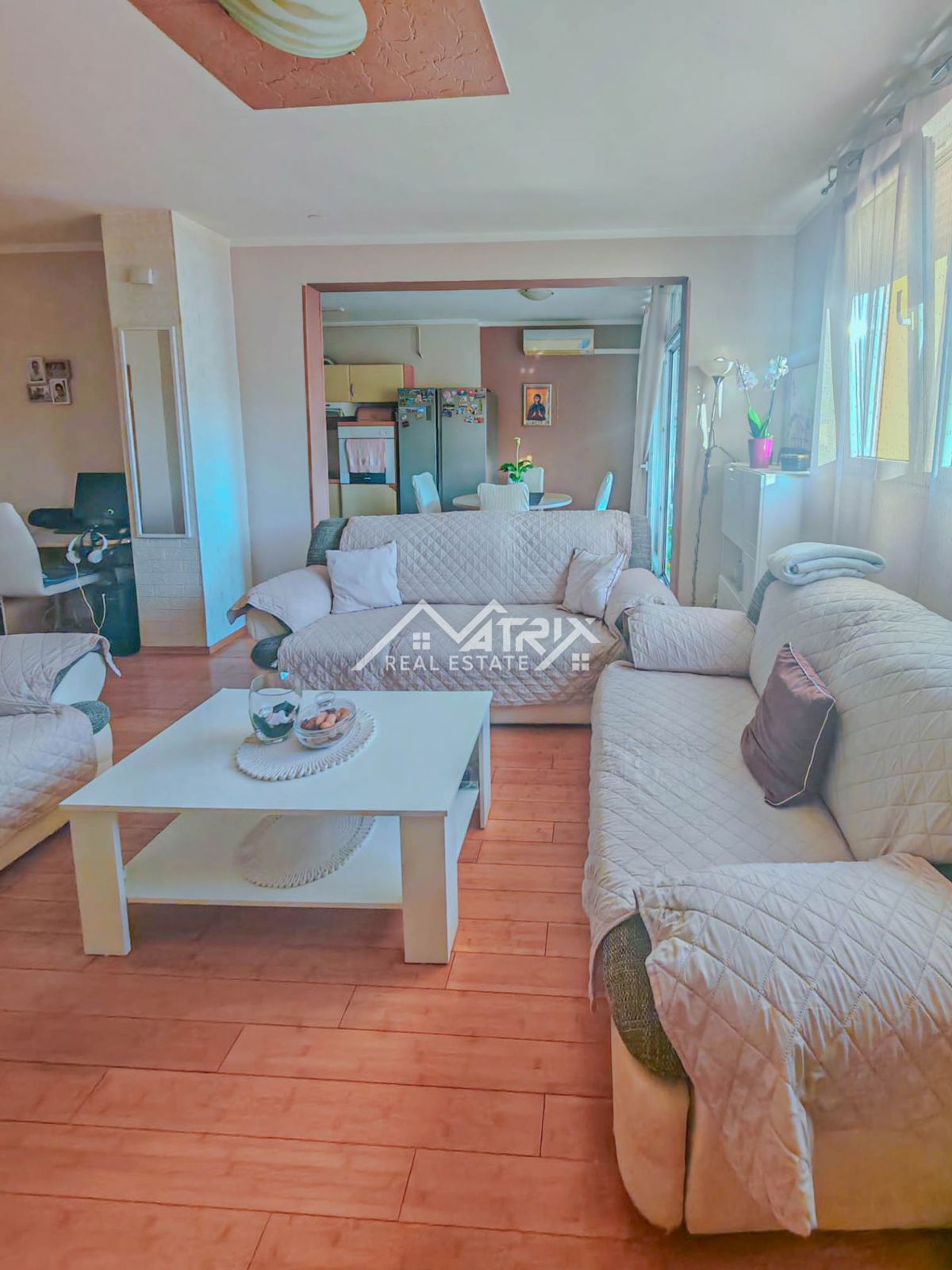 Pulj, 3-sobno stanovanje s teraso, blizu morja