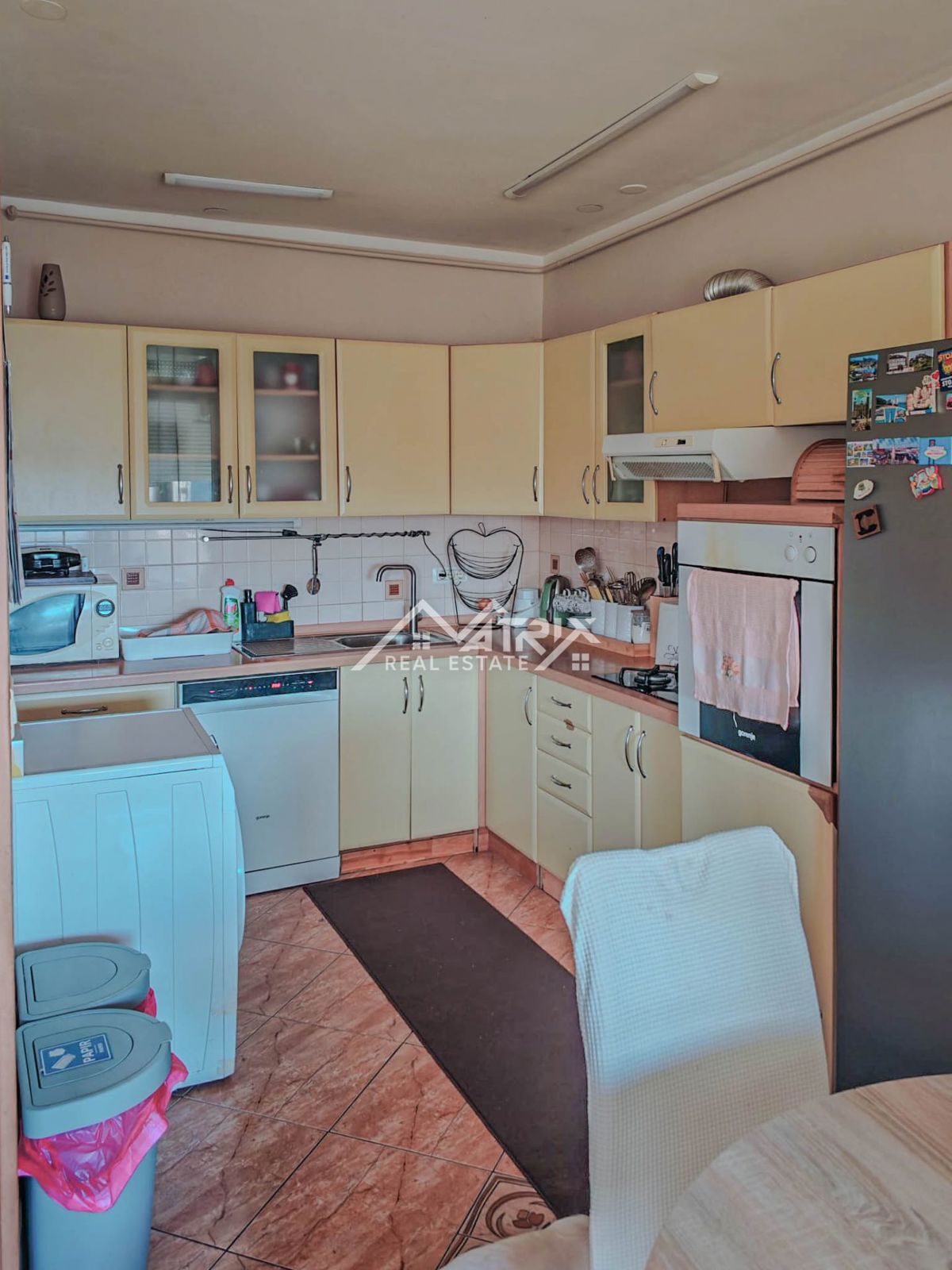 Pulj, 3-sobno stanovanje s teraso, blizu morja