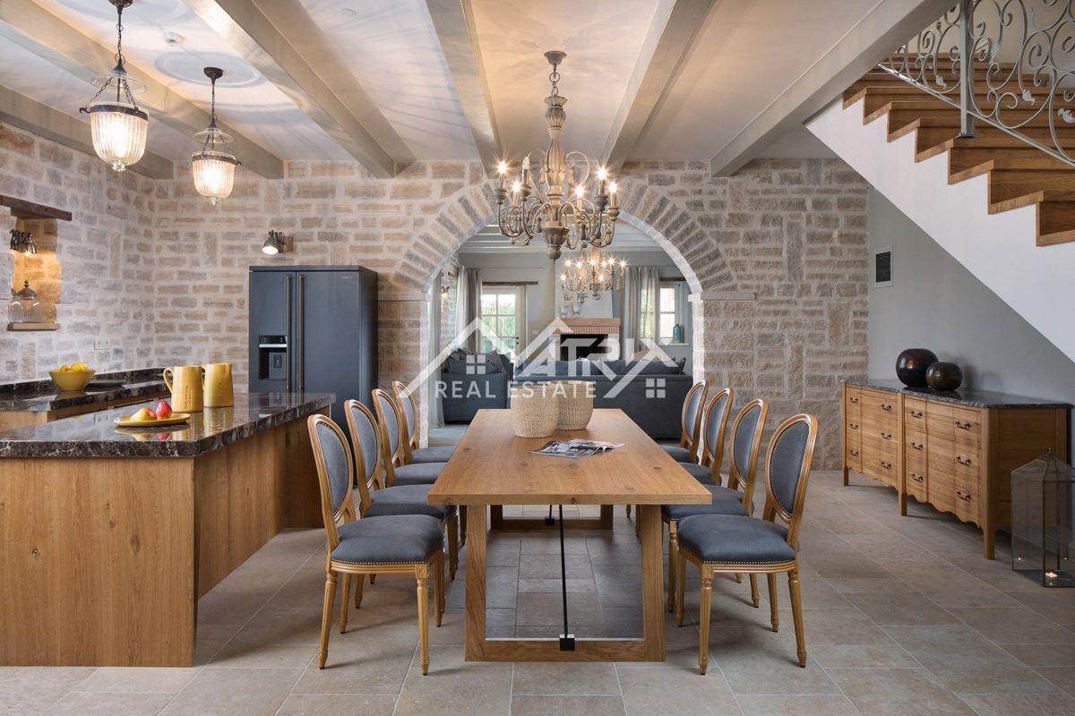 Poreč, rustikalna istrska vila v zasebnem kompleksu