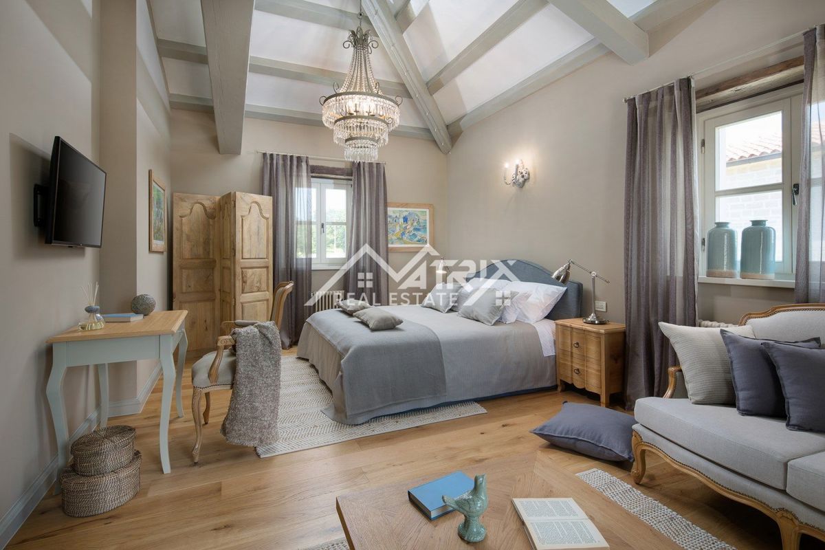 Poreč, rustikalna istrska vila v zasebnem kompleksu