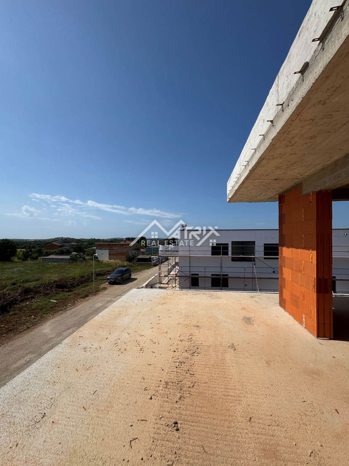 Pula, sodobna hiša z bazenom in teraso
