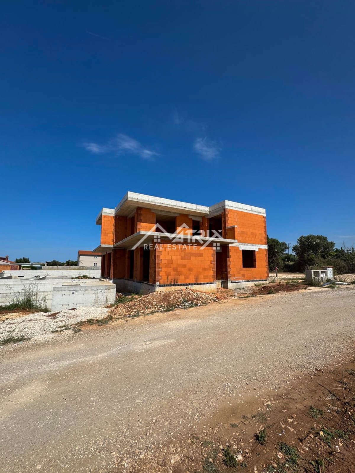 Pula, sodobna hiša z bazenom in teraso