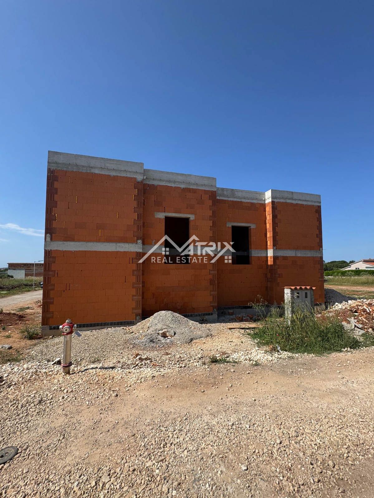 Pula, sodobna hiša z bazenom in teraso