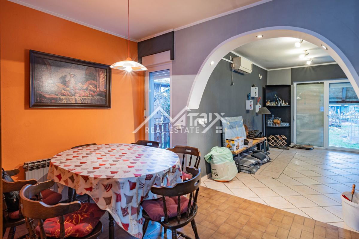 Hiša Slavija, Vinkovci, 190m2