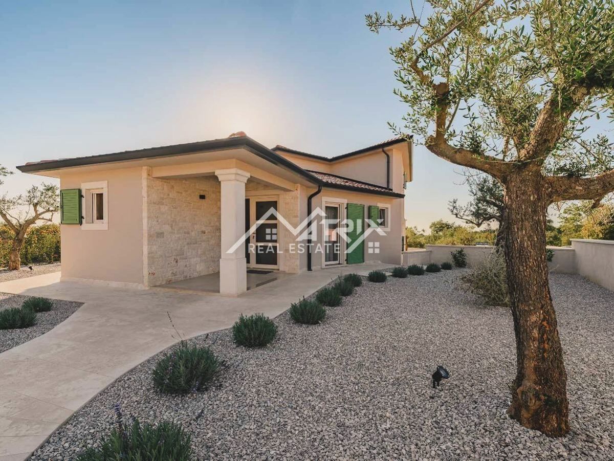 Poreč okolica,  Luksuzna vila z bazenom in pogledom na morje