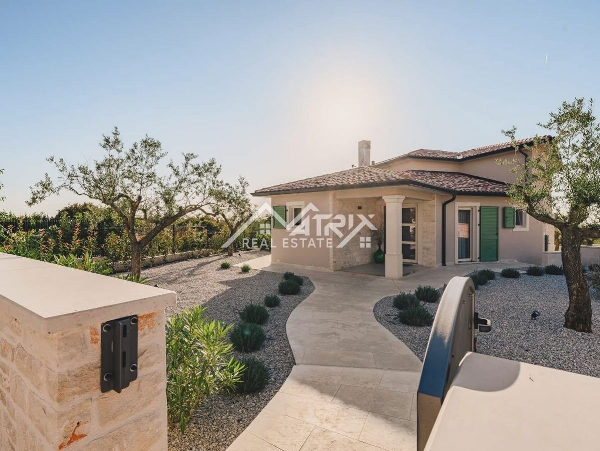 Poreč okolica,  Luksuzna vila z bazenom in pogledom na morje