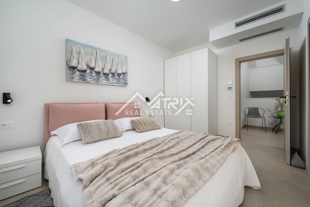 Poreč okolica,  Luksuzna vila z bazenom in pogledom na morje