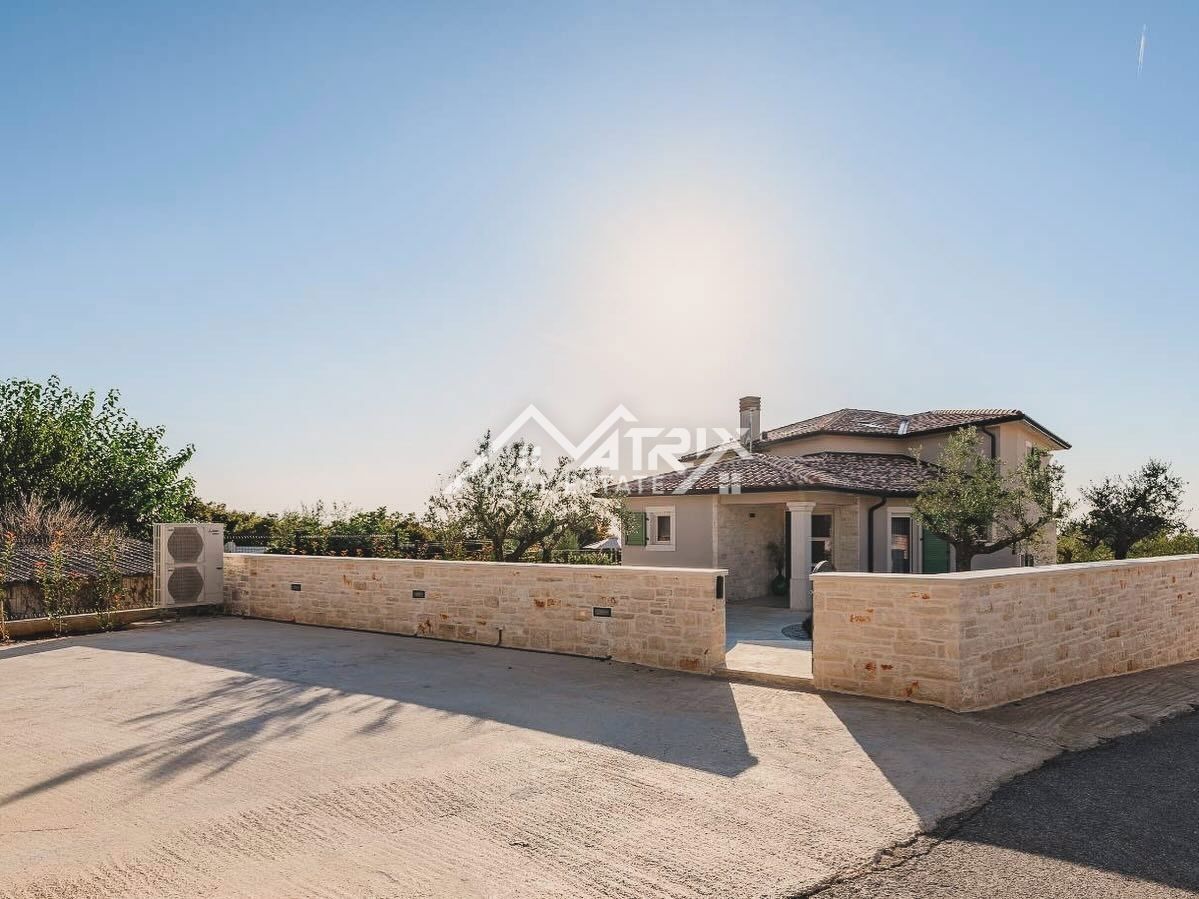 Poreč okolica,  Luksuzna vila z bazenom in pogledom na morje