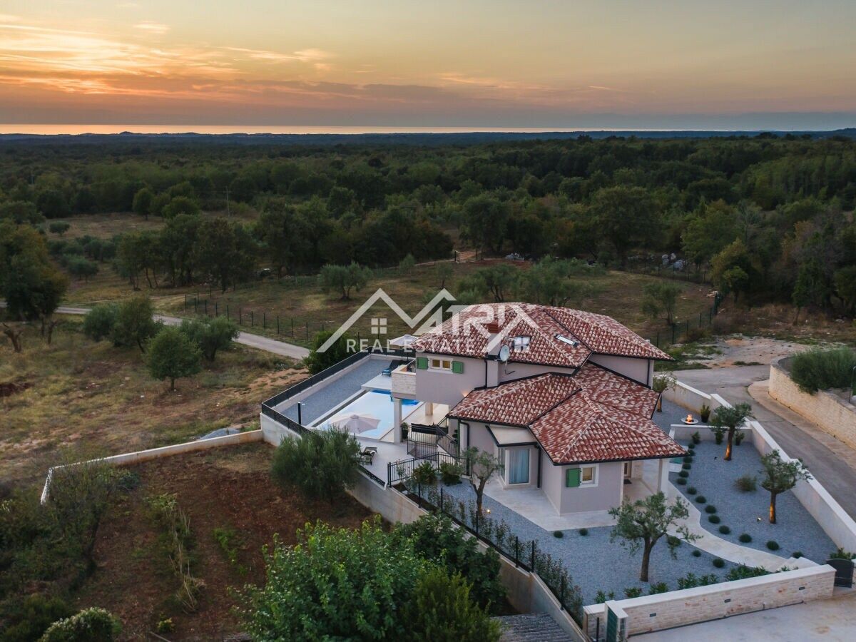 Poreč okolica,  Luksuzna vila z bazenom in pogledom na morje