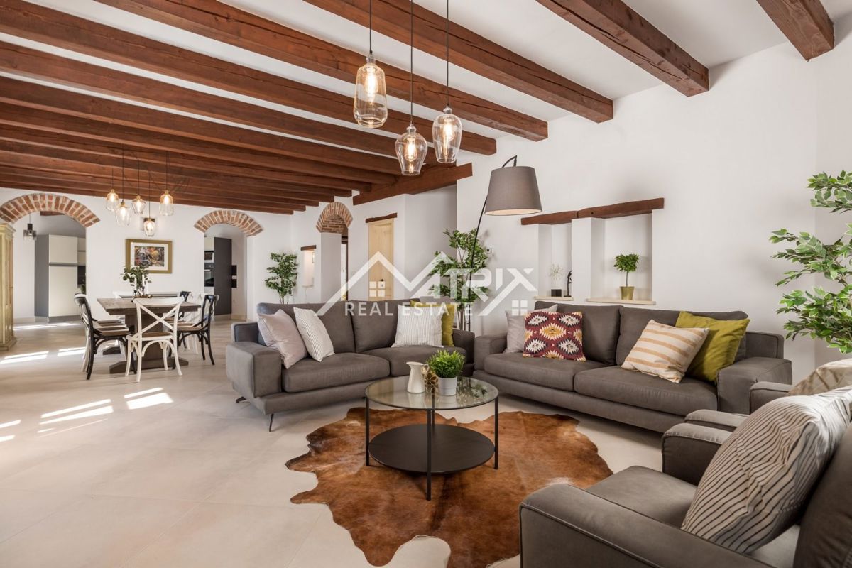 Poreč okolica - razkošna rustikalna vila z velikim vrtom