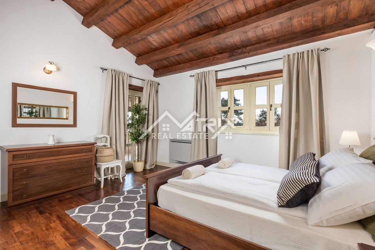 Poreč okolica - razkošna rustikalna vila z velikim vrtom