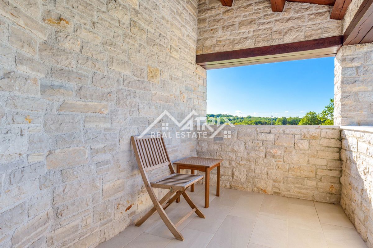 Poreč okolica - razkošna rustikalna vila z velikim vrtom