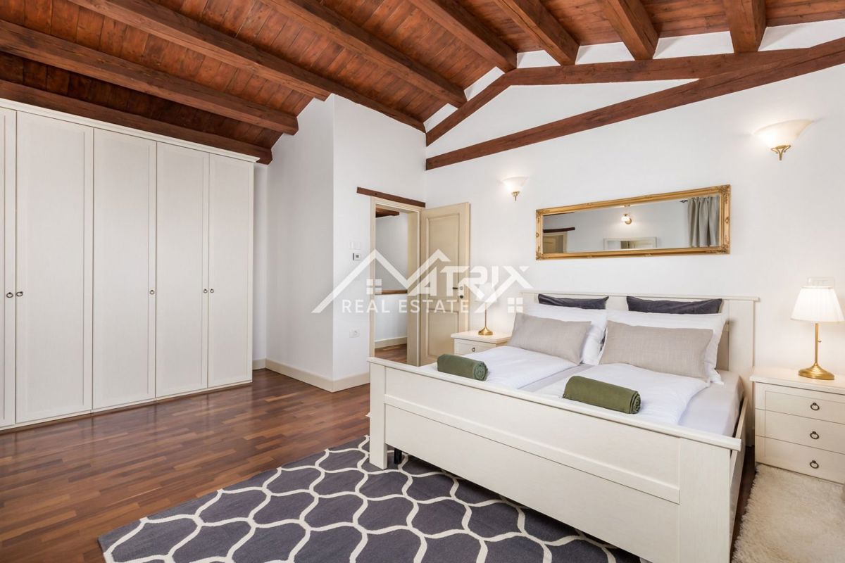 Poreč okolica - razkošna rustikalna vila z velikim vrtom